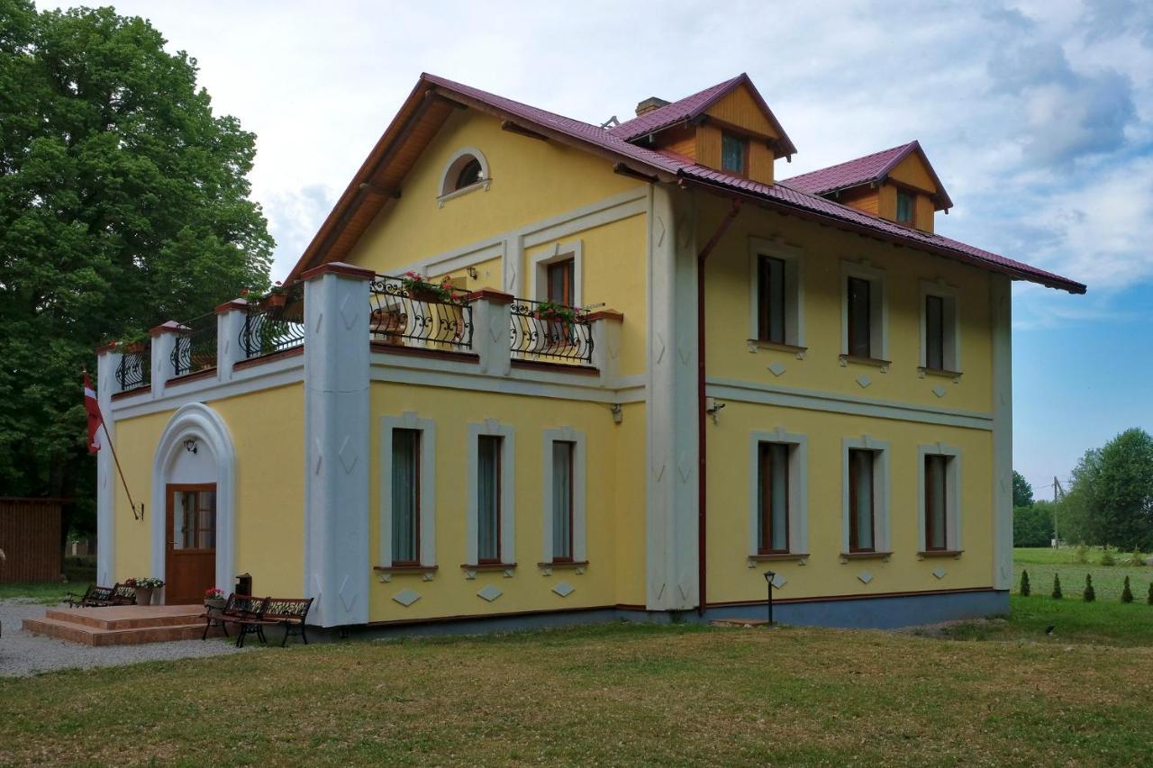 Lecu Muiza Hotel Leci Екстериор снимка