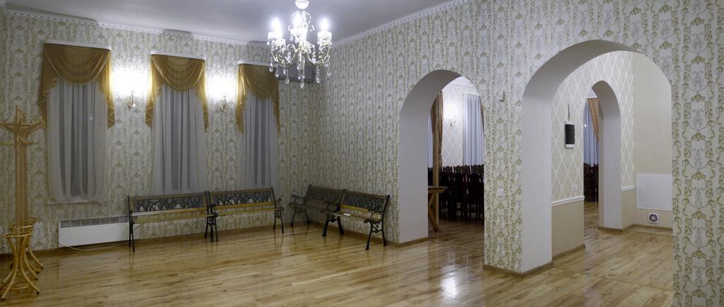 Lecu Muiza Hotel Leci Екстериор снимка