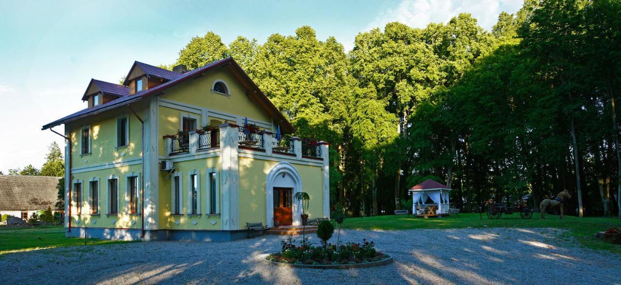 Lecu Muiza Hotel Leci Екстериор снимка